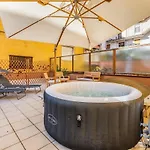 Cinema Airport 6 Minute Warmed Idropool And Patio Bergame