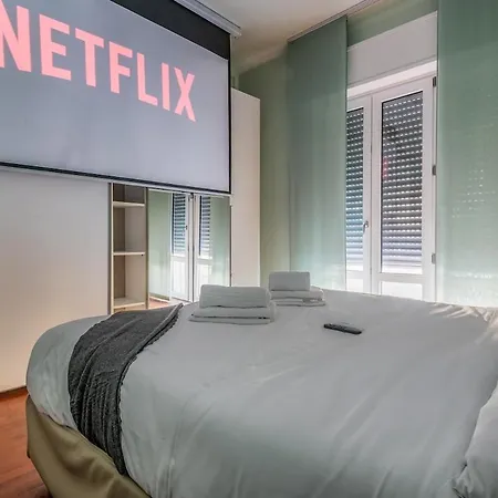 Cinema Airport 6 Minute Warmed Idropool And Patio Appartement *
