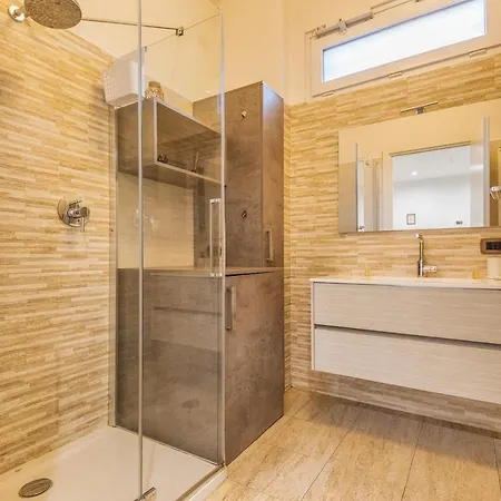 Cinema Airport 6 Minute Warmed Idropool And Patio Appartement Bergame